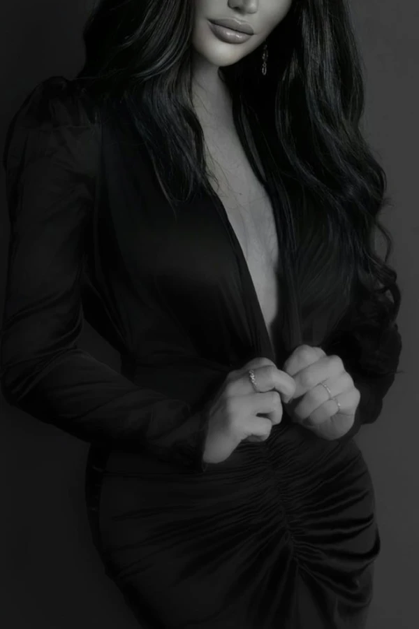 Andie wearing an elegant blazer 